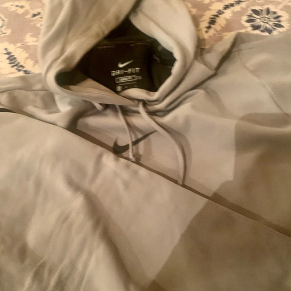 New Nike Pro Line Men’s Hoodie large. Beautiful and great for any athlete. - Picture 4 of 7